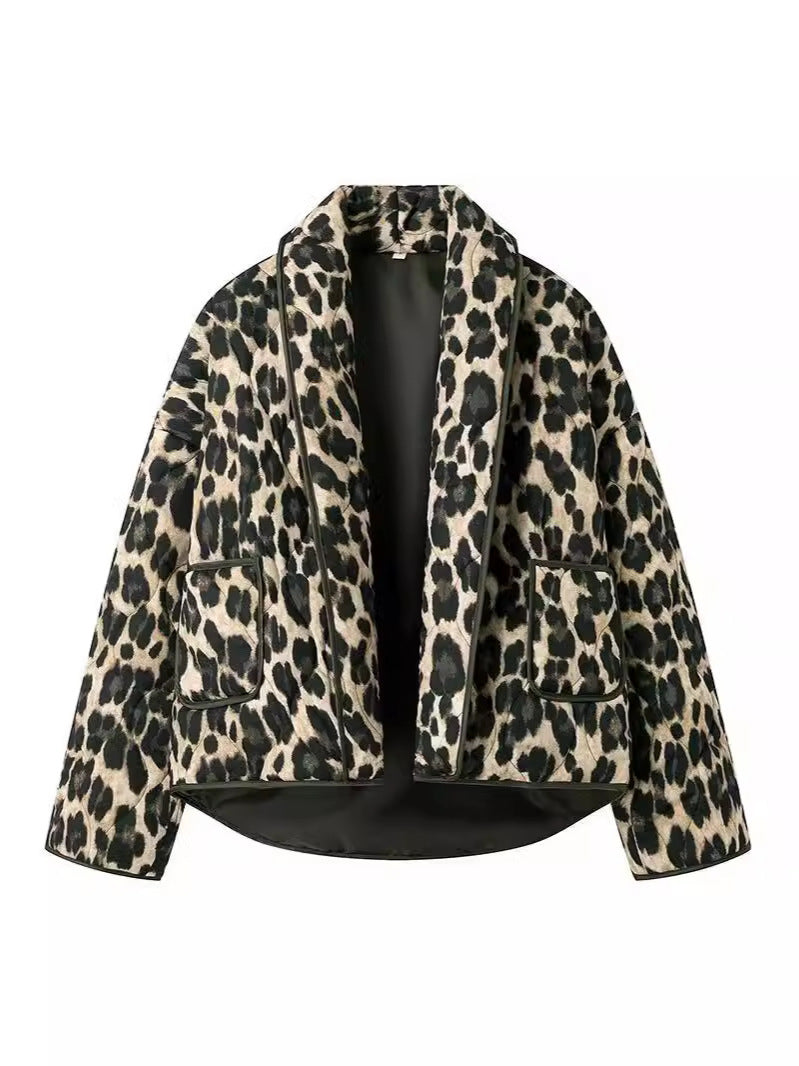 Leo women's fashionable jacket in a relaxed fit with practical pockets Lune London