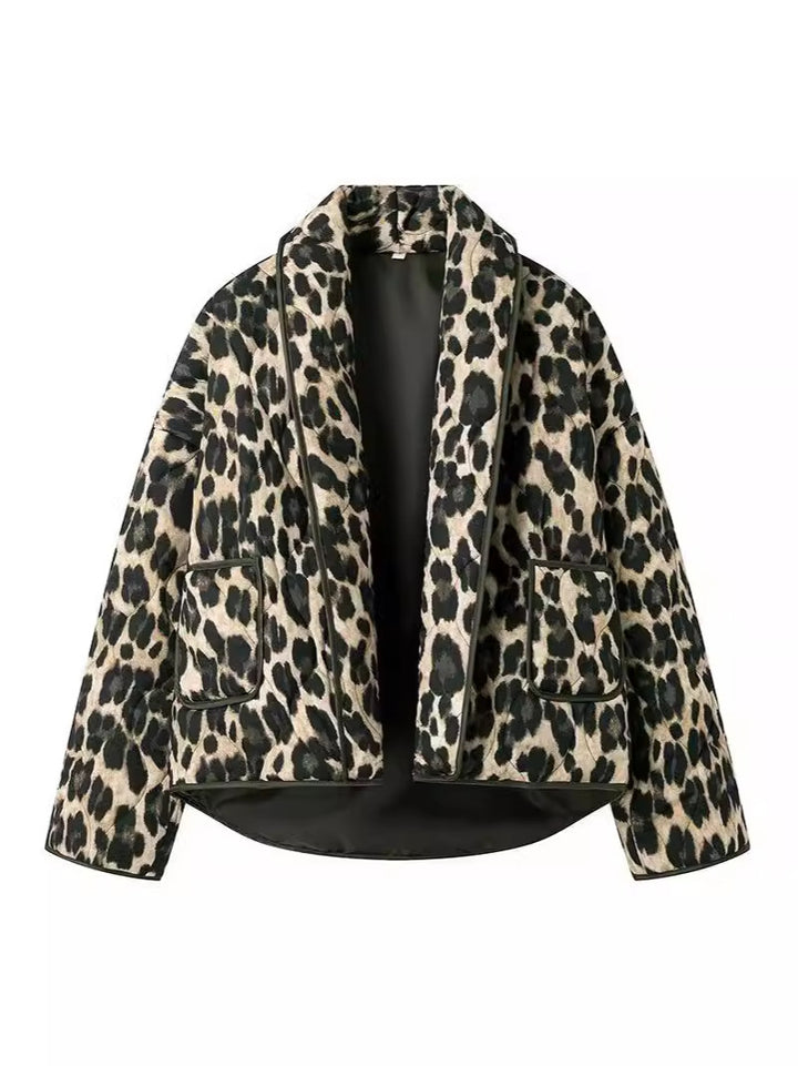 Leo women's fashionable jacket in a relaxed fit with practical pockets Lune London