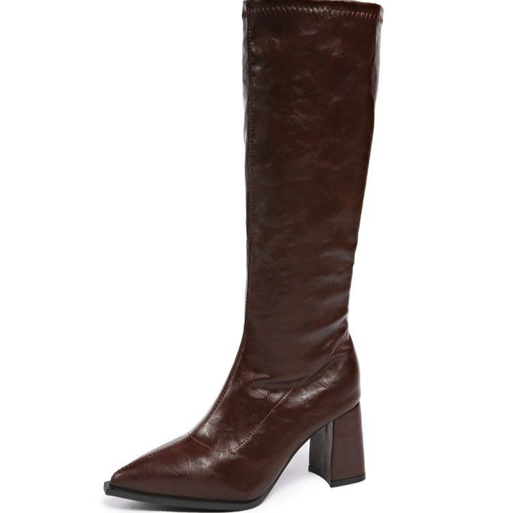 Fashion boots for women with a block heel and a pointed toe Lune London