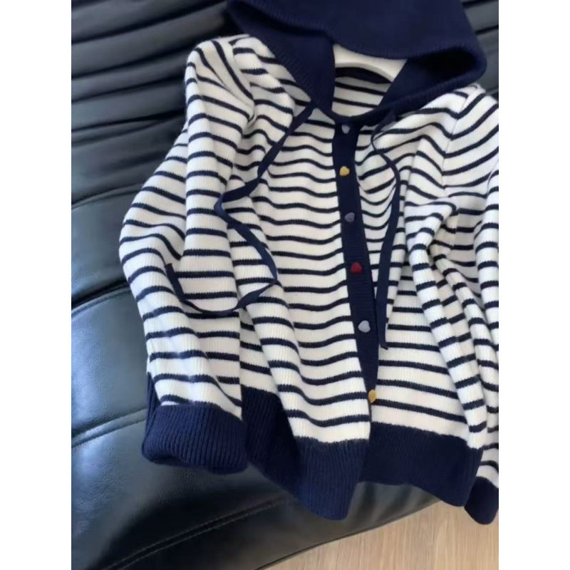 Cardigan à capuche pour femmes avec design rayé Chic & Stil
