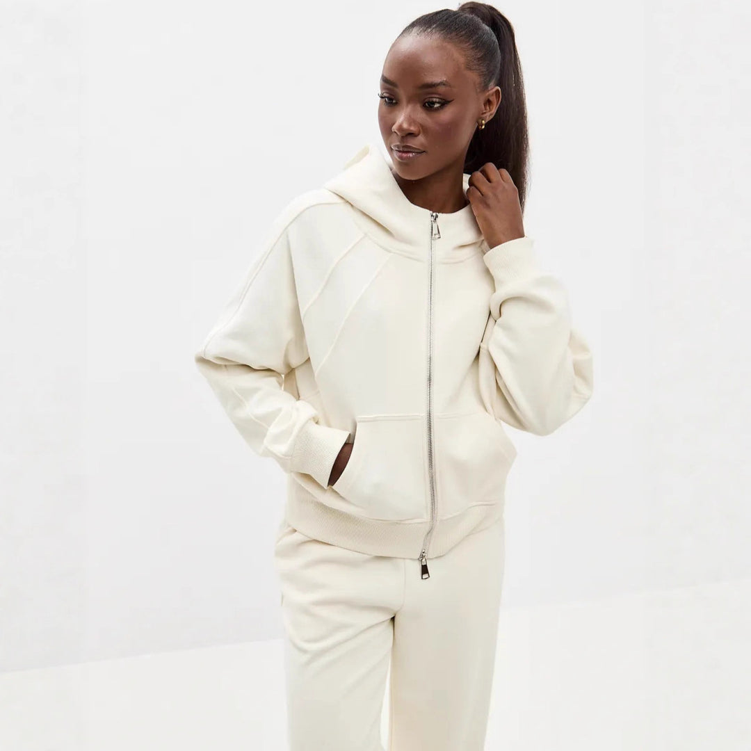Relaxed fleece jogging set for women with high collar and full zip closure Lune London