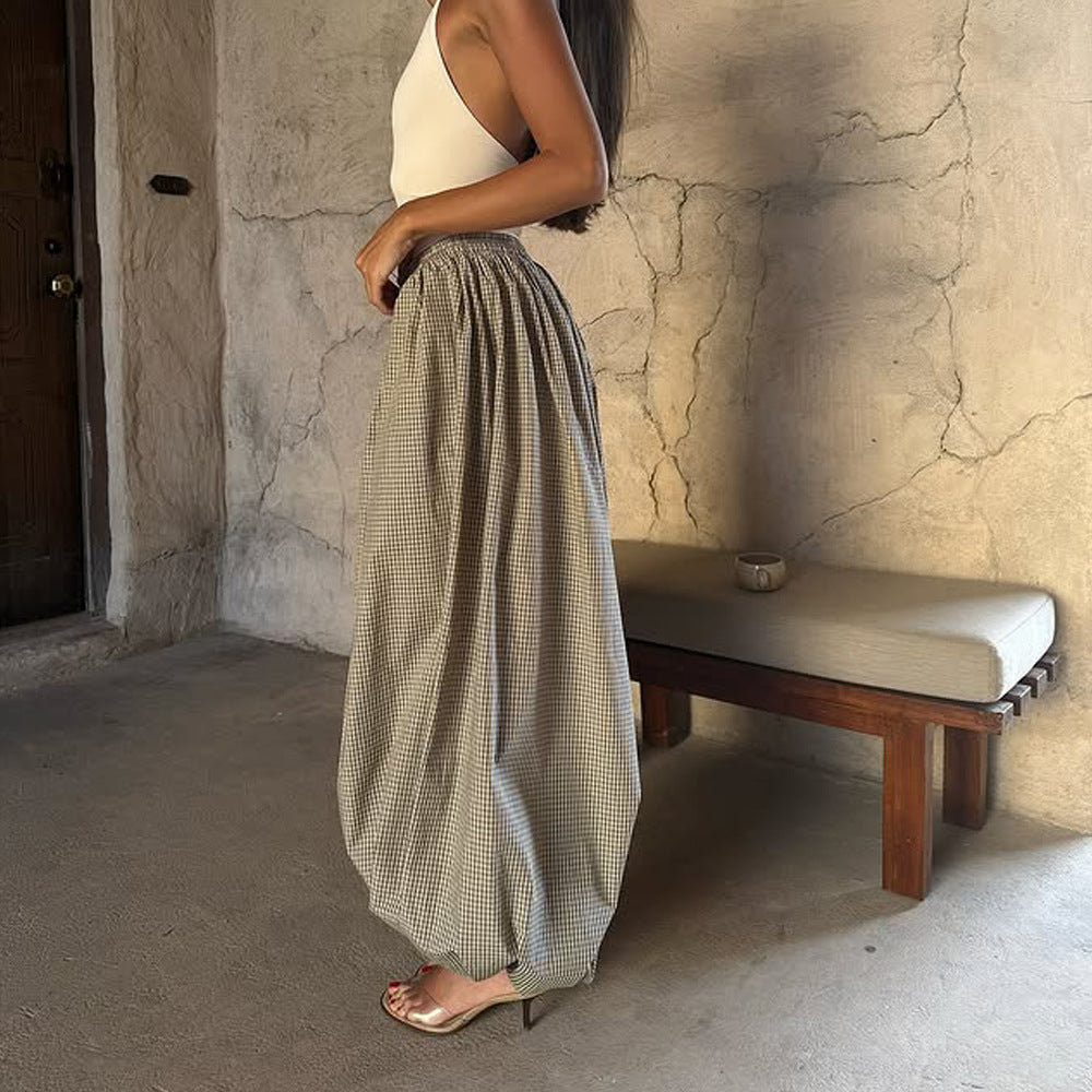 Casual women's pants with a voluminous cut and Vichy pattern Lune London