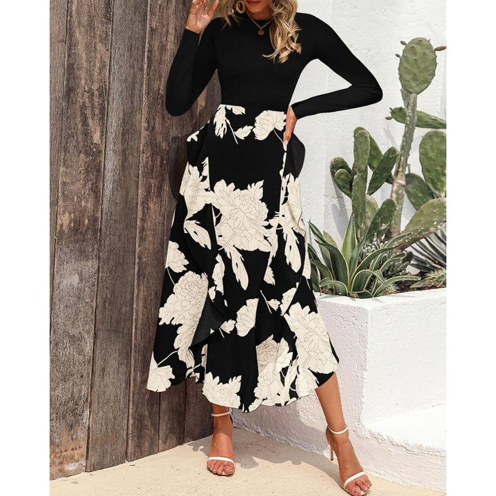 Maxi skirt for ladies with floral ornaments and a flexible waist Lune London