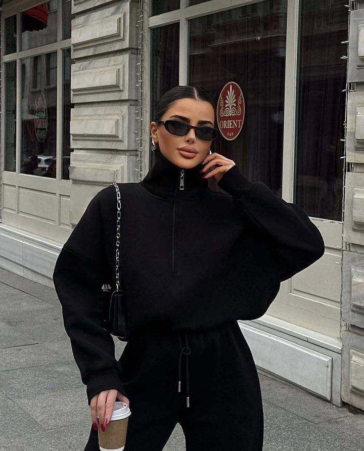 Sporty fleece loungewear set for women with high collar and zipper Lune London