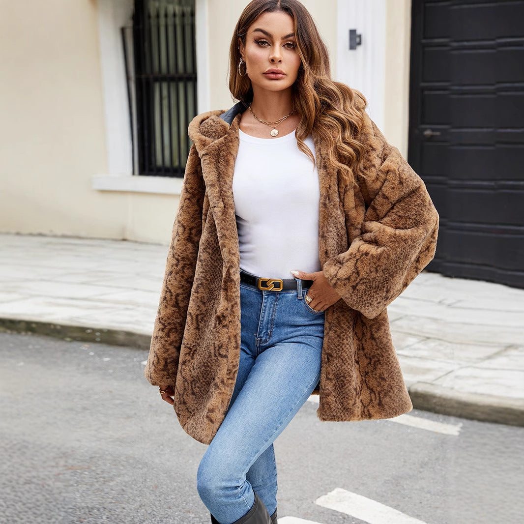 Ladies Furry Parka with hood and elegant cut Lune London