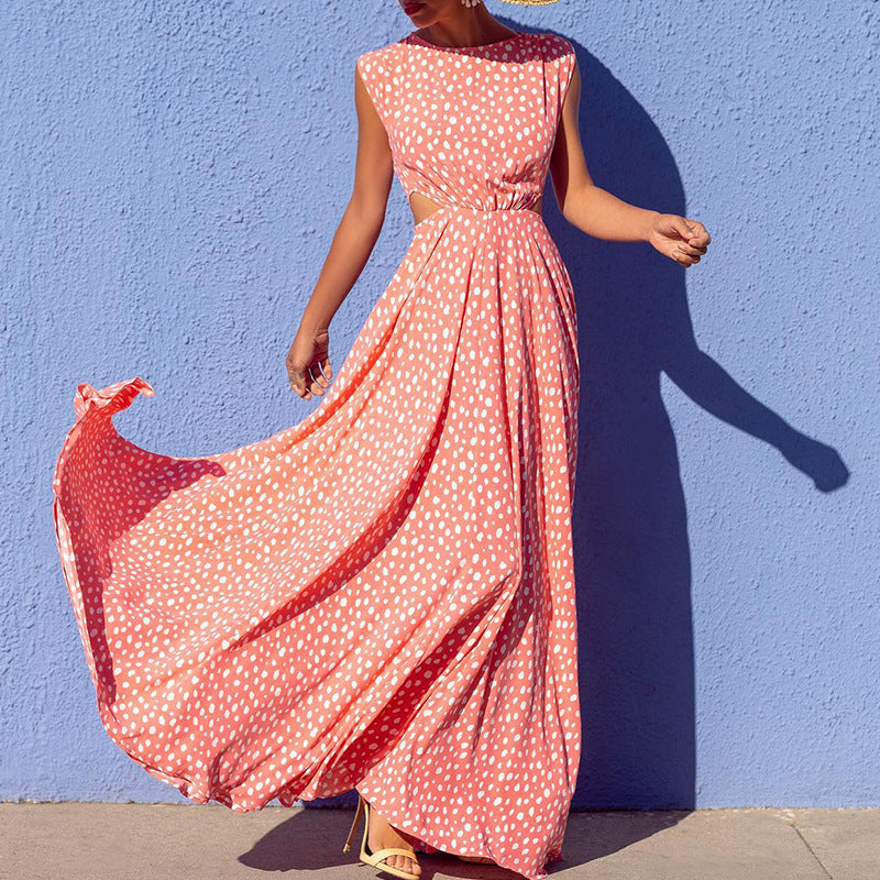 Maxi dress for women with an elegant cut, floor length and side slit Chic & Stil