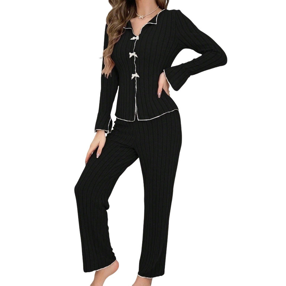 Ensemble de pyjama pour femmes avec coupe élégante et finitions délicates Chic & Stil