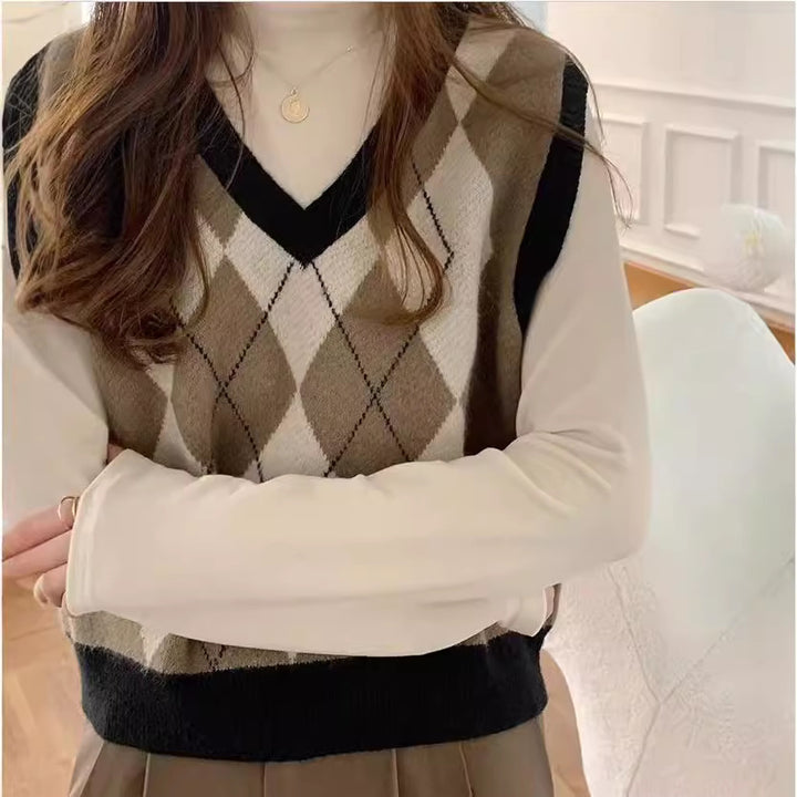 Modern plaid knitted vest for ladies Lune London