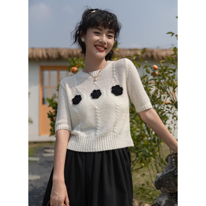 Knitted sweater for women with floral design Lune London