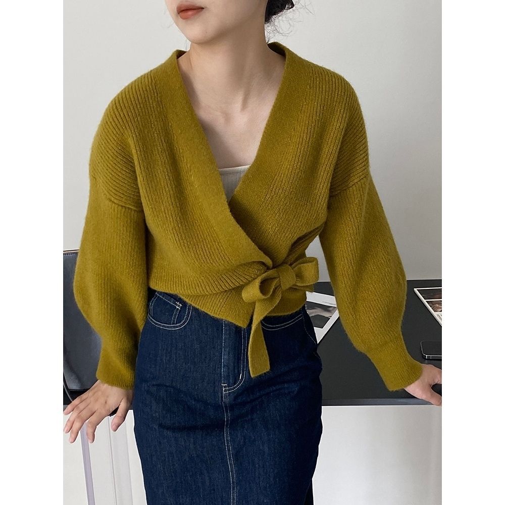 Pull élégant pour femmes à enrouler avec col en V et cordon de serrage à la taille Chic & Stil
