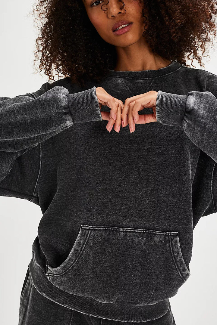 Oversized hoodie for women with kangaroo pocket and soft lining Lune London