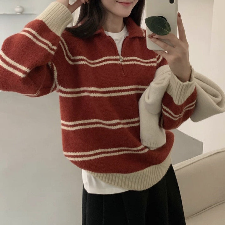 Pull pour femmes à motifs avec col montant et détails contrastés Chic & Stil