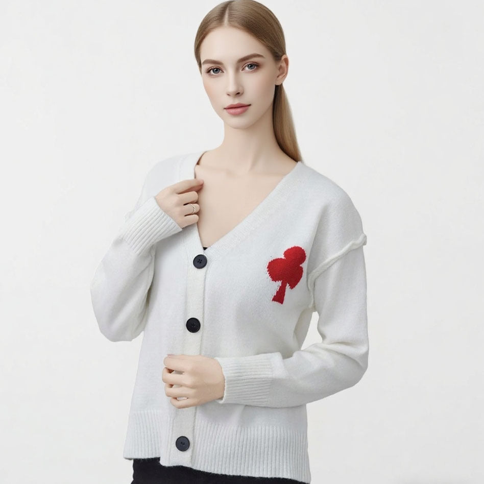 Cardigan pour femmes avec broderie en forme de cœur et matériau doux Chic & Stil
