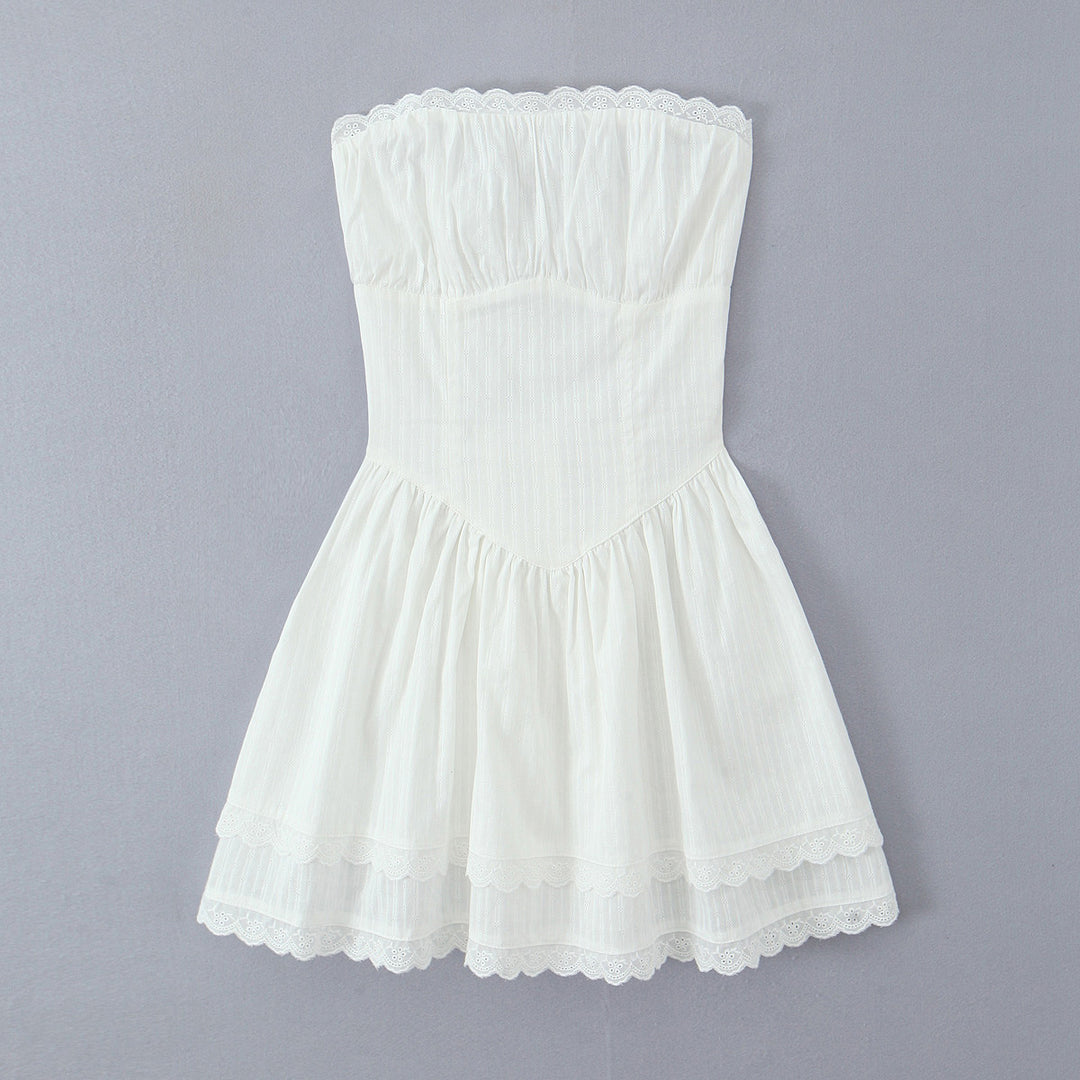Short strapless dress for ladies with delicate lace and flowy skirt Lune London