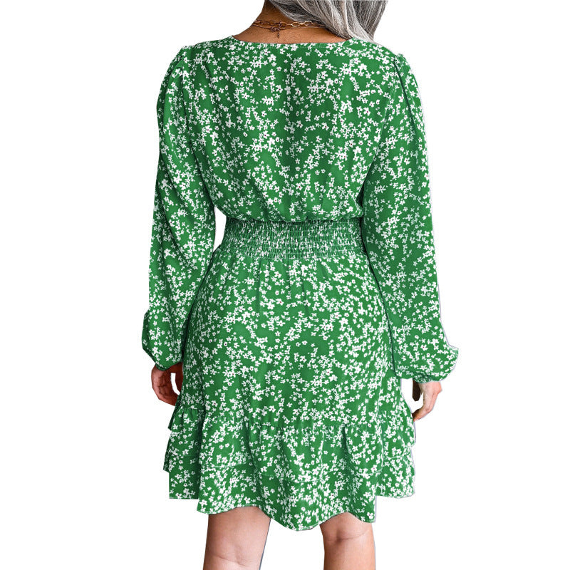 Romantic floral dress for women with V-neck and ruffle details Lune London