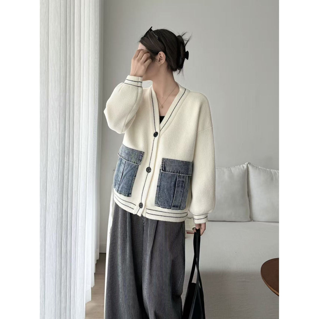 Cardigan féminin à la mode avec des détails en denim Chic & Stil