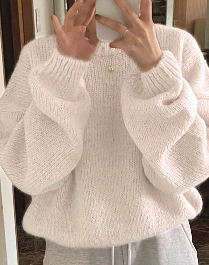 Comfortable and oversized women's sweater Lune London