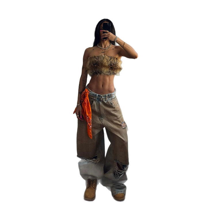 Baggy jeans for women with frayed hem and worn look Lune London