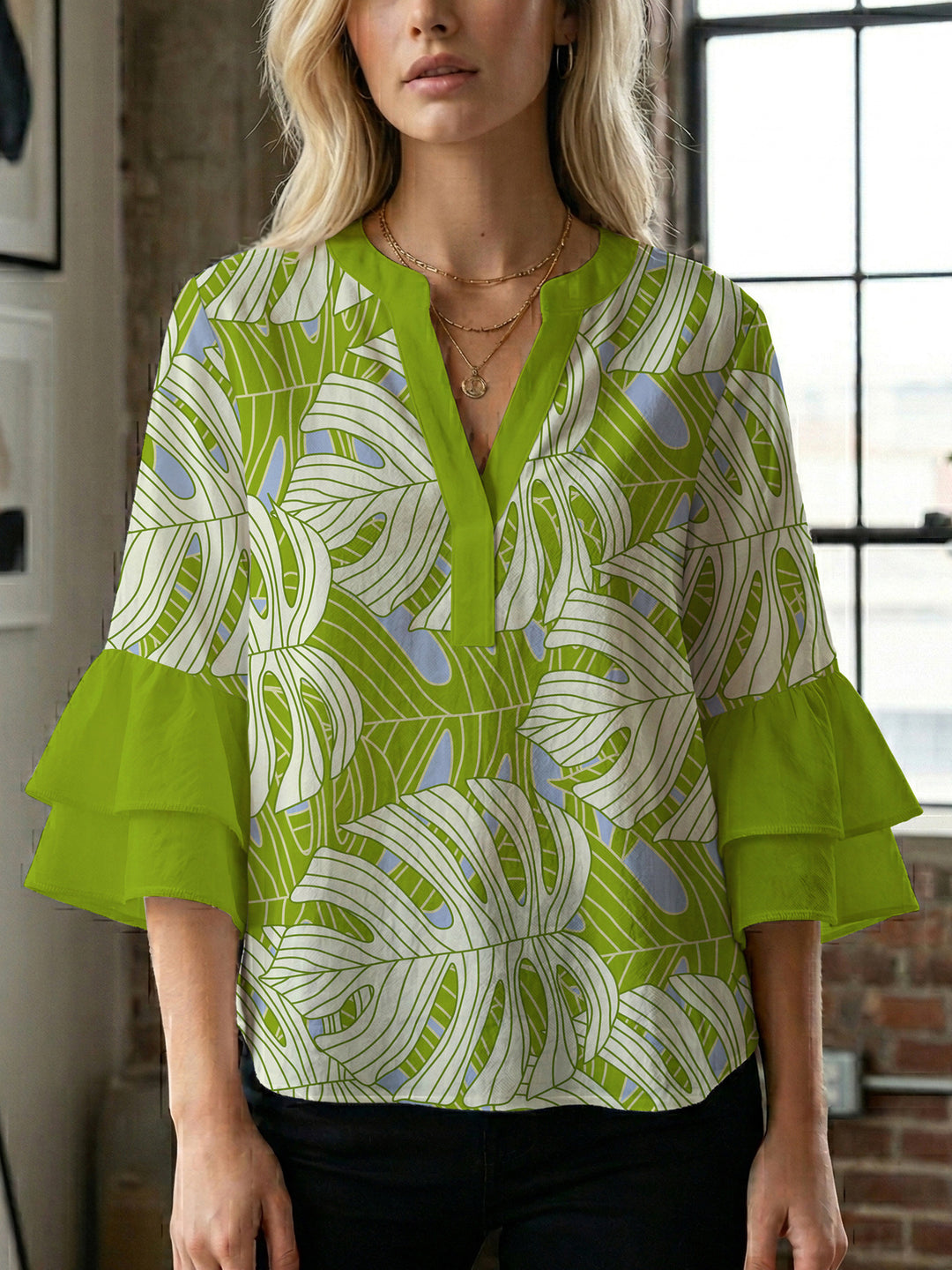 Ladies blouse with voluminous ruffled sleeves and floral print Lune London