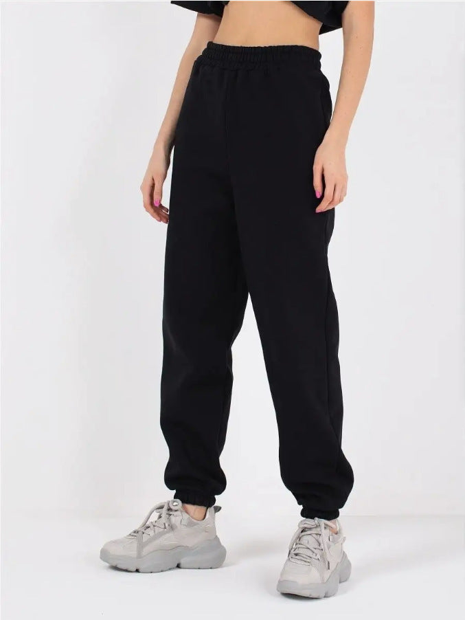 Casual women's jogging pants with elastic waist and edges Lune London