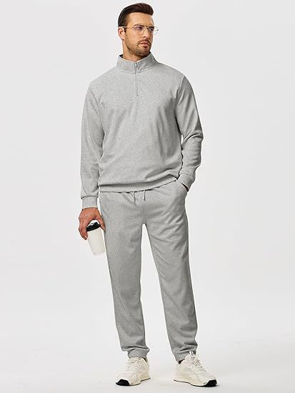 Men's leisure suit with modern stand-up collar and practical zipper pockets Chic & Stil