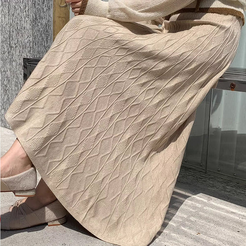 Knitted skirt for women with a modern diamond pattern Lune London