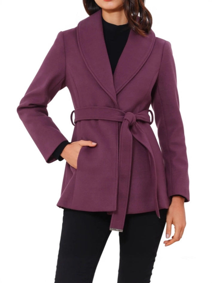 Fashionable women's blazer with belt and Lune London lapels