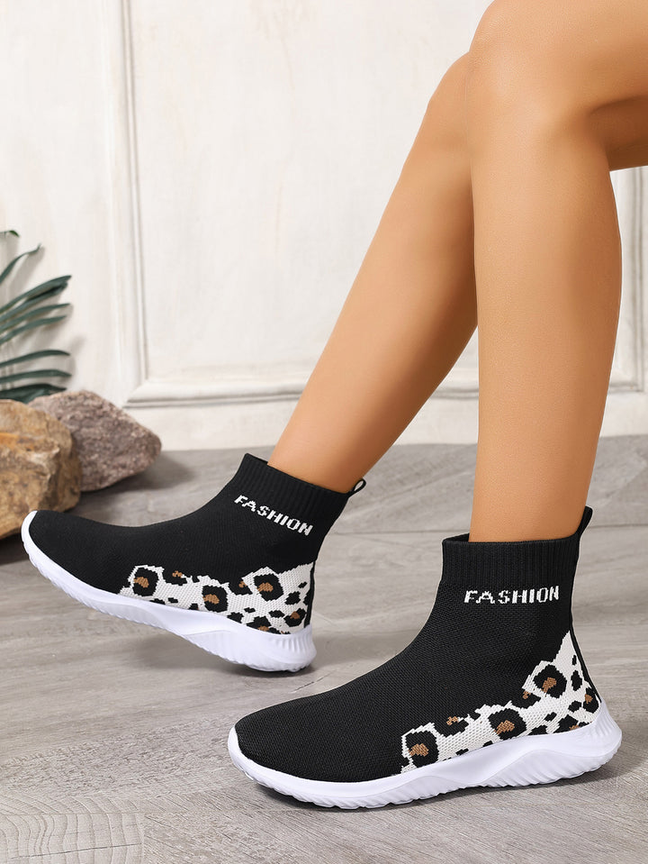 Ladies' modest sock sneakers with animal print and elastic upper Lune London