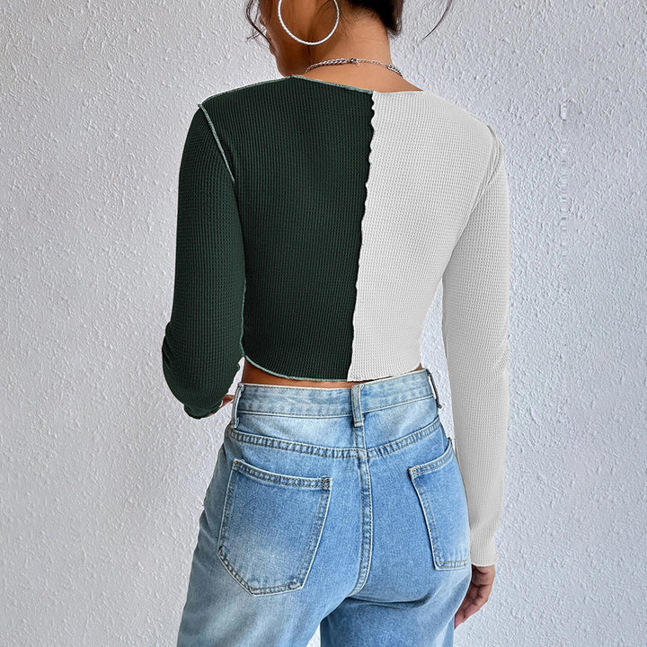 Cropped long sleeve shirt for women with two colors and a stylish rib design Chic & Stil