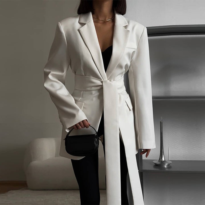 Women elegant blazer with belt at the waist Lune London