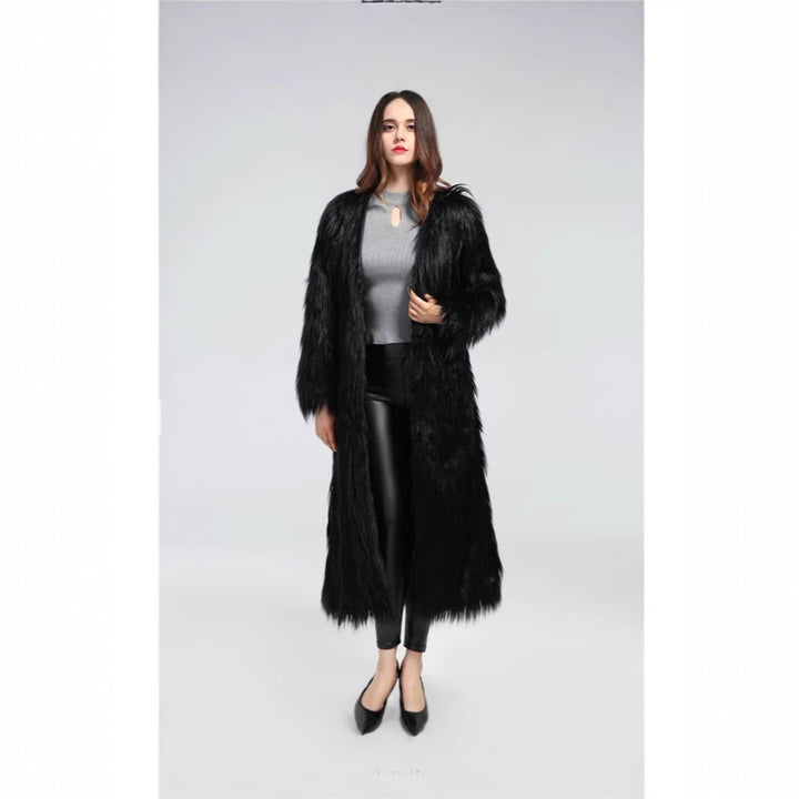 Luxurious faux fur coat for women with elegant lining Lune London