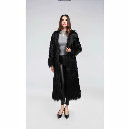 Luxurious faux fur coat for women with elegant lining Lune London