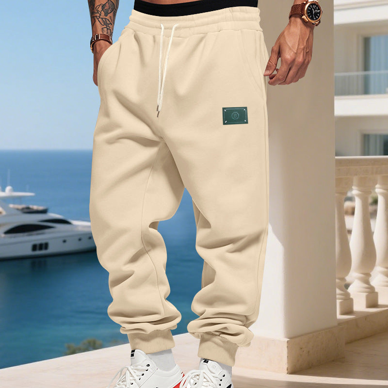 Comfortable jogging pants for men with elastic waistband and practical pockets Lune London