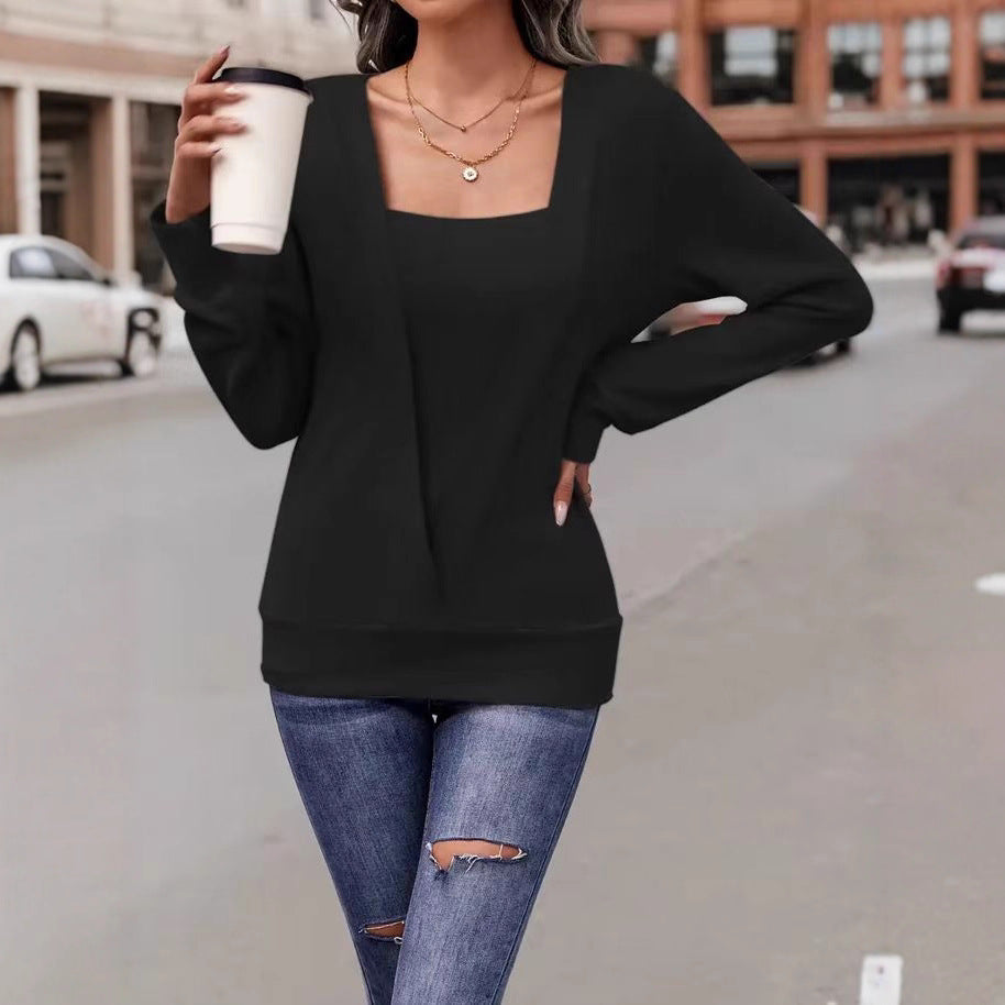 Casual women's top with V-neck and fine texture Lune London