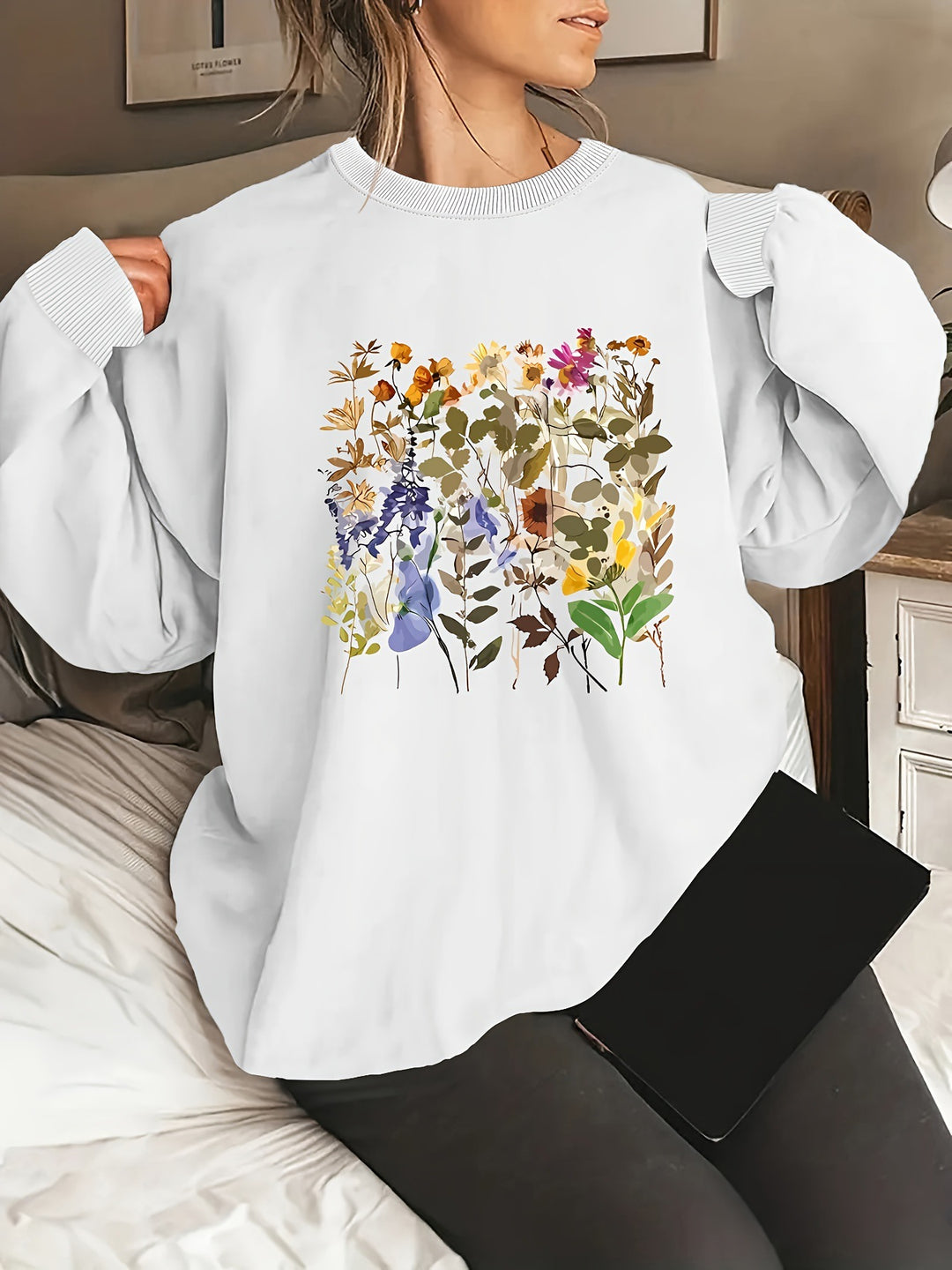 Sweat-shirt pour femmes avec motifs floraux et coupe confortable Chic & Stil