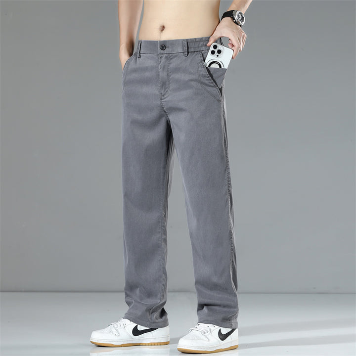 Comfortable chino pants for men with elastic waistband and practical side pockets Lune London