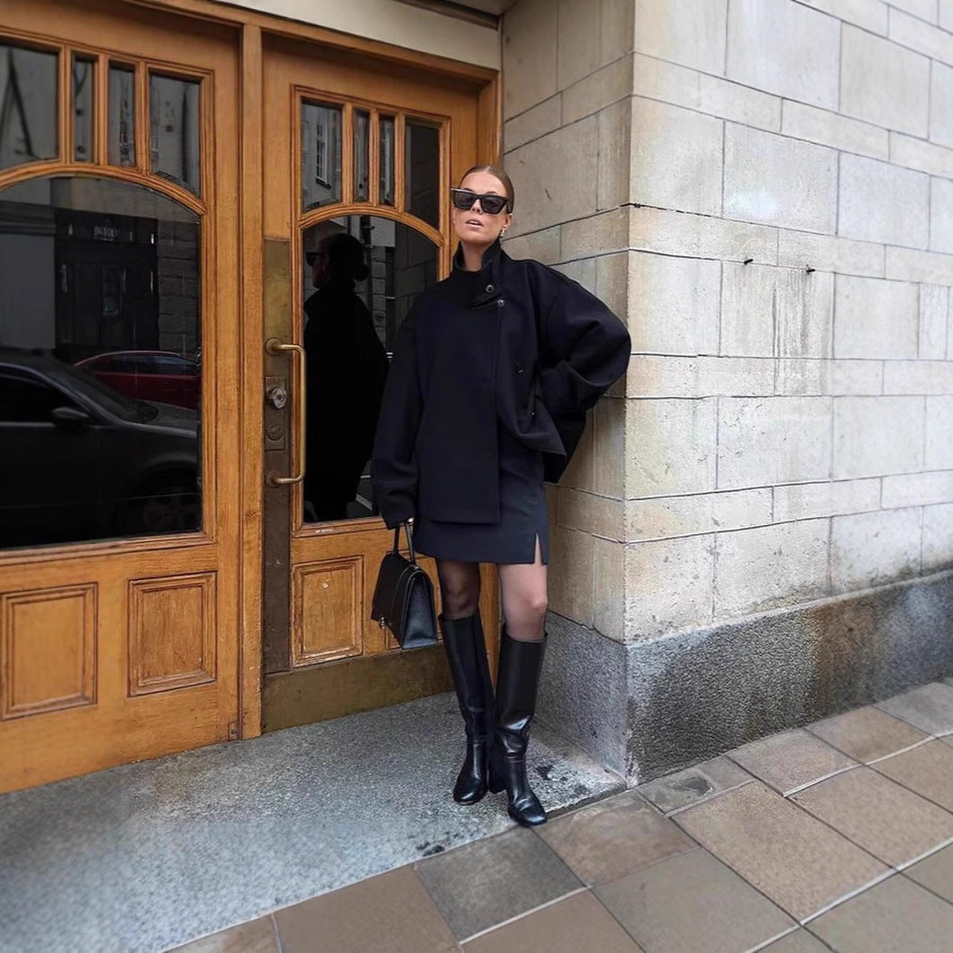 Modern and practical short jacket for women with high collar Lune London