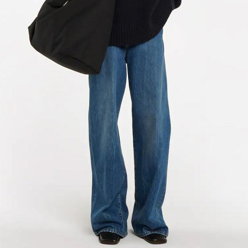 Loose jeans for women in a relaxed retro style Lune London