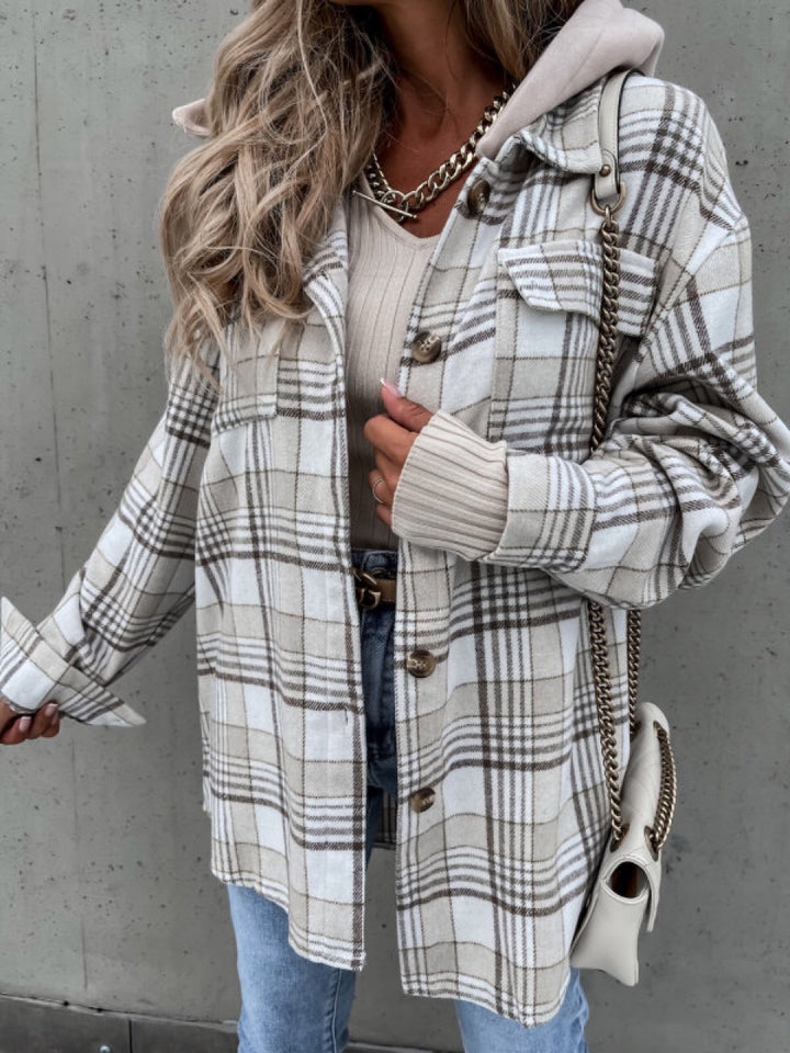 Plaid flannel jacket for women with practical pockets and soft inner lining Lune London