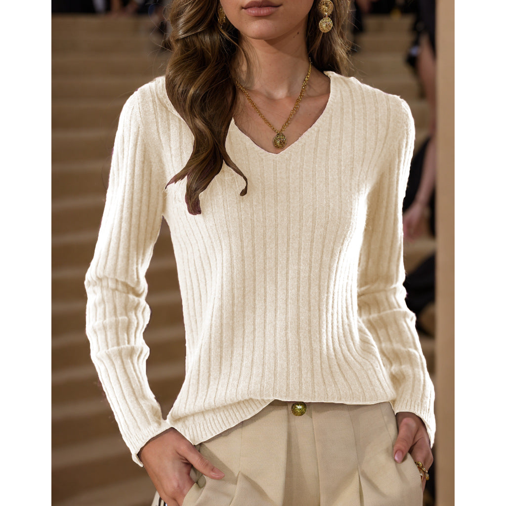 Knit sweater for women with V-neck and fine rib design Lune London