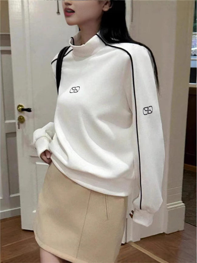 Sporty turtleneck sweater for women with contrasting seams Lune London