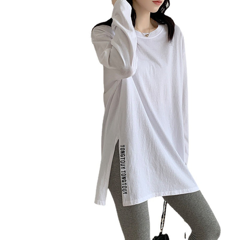 Women's longer oversized shirt with side slits and modern lettering Chic & Stil