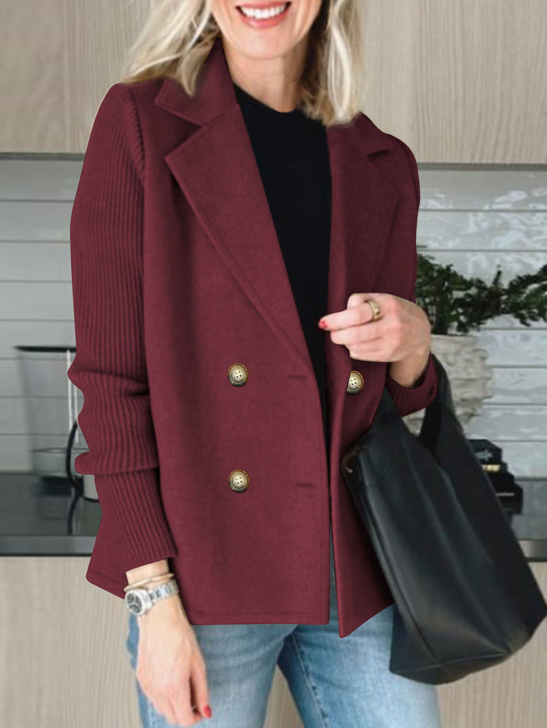 Blazer oversize élégant pour femmes avec patte de boutonnage double et manches texturées Chic & Stil
