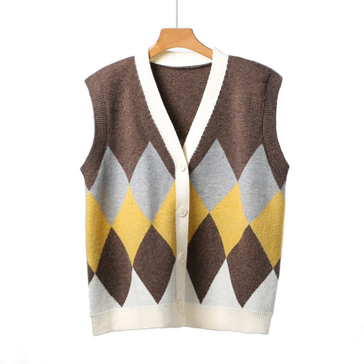 Ladies elegant knitted vest with attractive diamond patterns Lune London