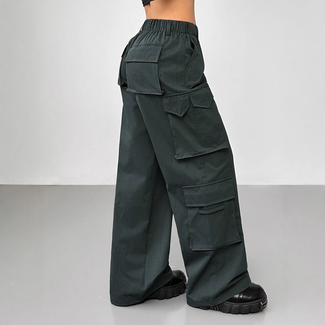Pantalons larges cargo pour femmes avec taille élastique et poches pratiques Chic & Stil