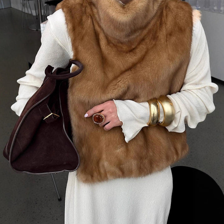 Cozy faux fur scarf for women Lune London