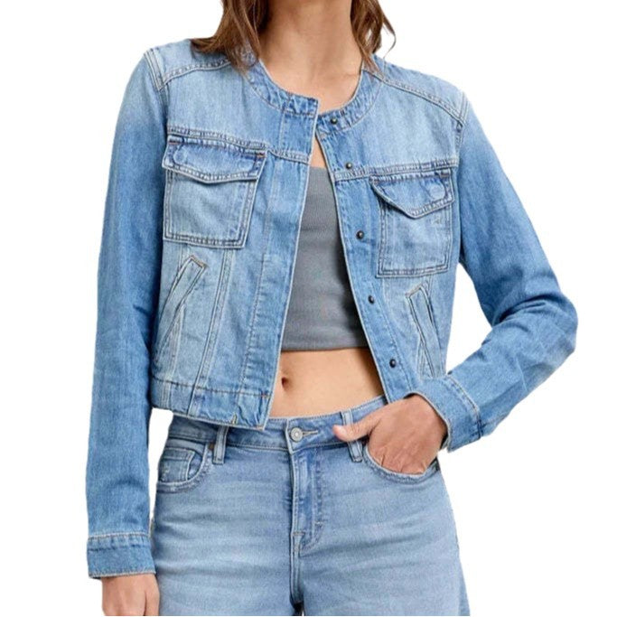 Cropped denim jacket for women with classic cut and practical pockets Lune London