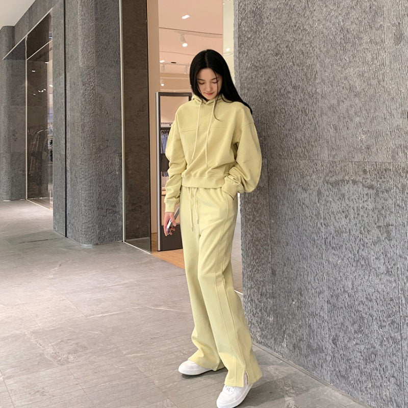 Ensemble de loungewear élégant pour femmes avec crop hoodie et pantalons confortables Chic & Stil