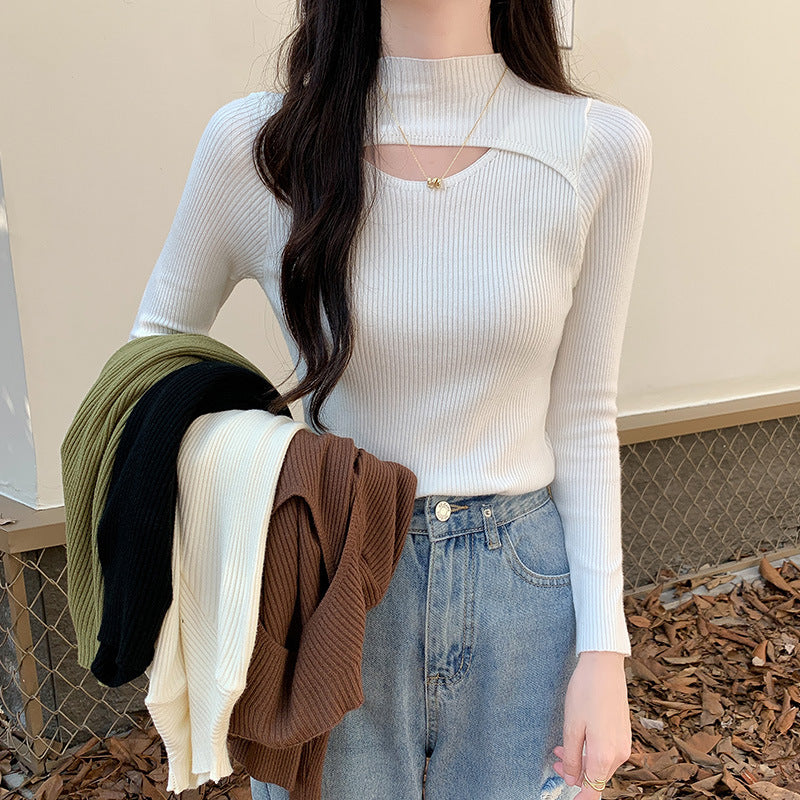 Ladies elegant long sleeve top with stylish V-neck and ribbed texture Chic & Stil