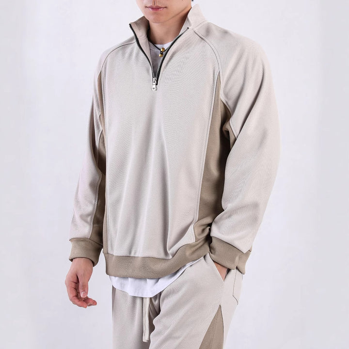 Functional pull for men with half-zip and breathable inserts Lune London
